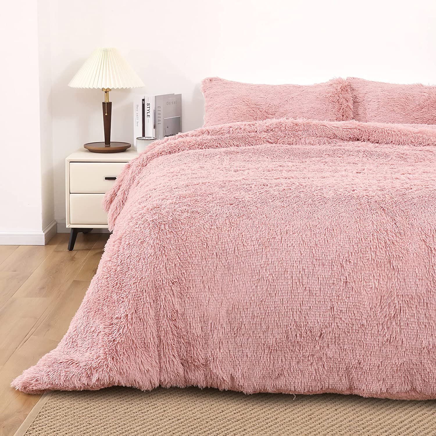 Things You Should Know Before Buying A Faux Fur Reversible Comforter -  PeaceNest Sleep Knowledge Base